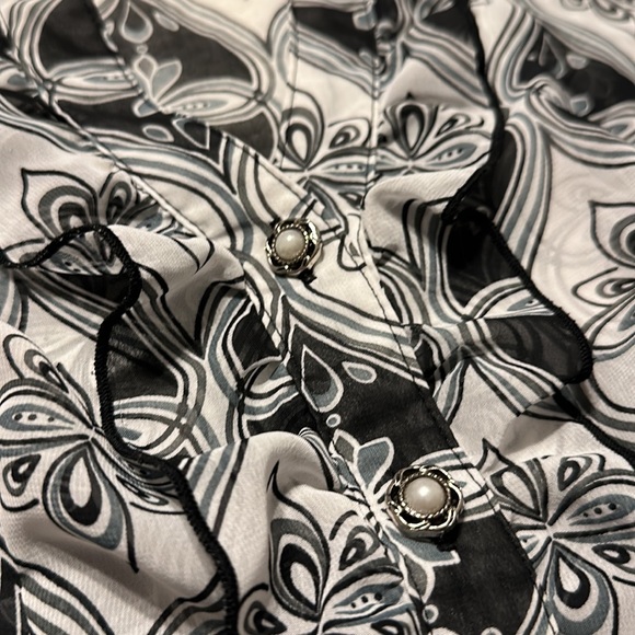 Black, gray, and white, sheer V-neck button up blouse - Maurices - size small - Picture 6 of 6